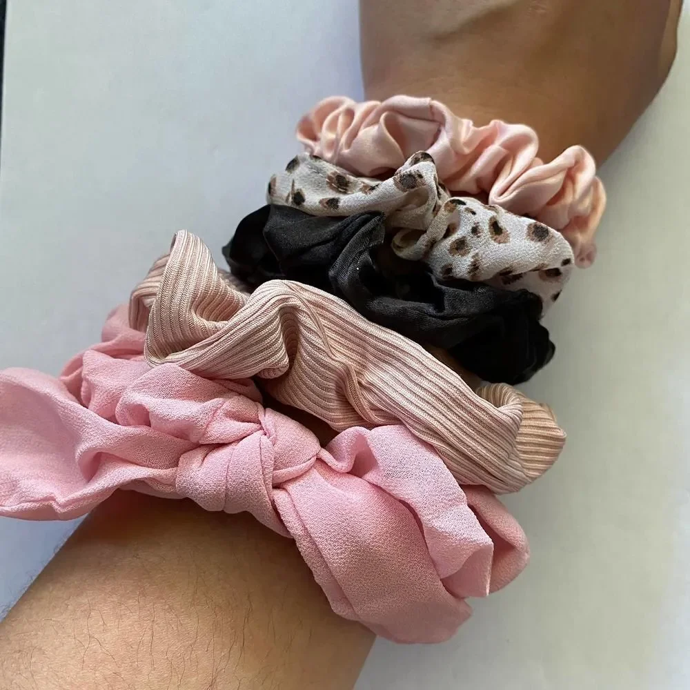 Set of 5 Scrunchies - Pink Bow Print